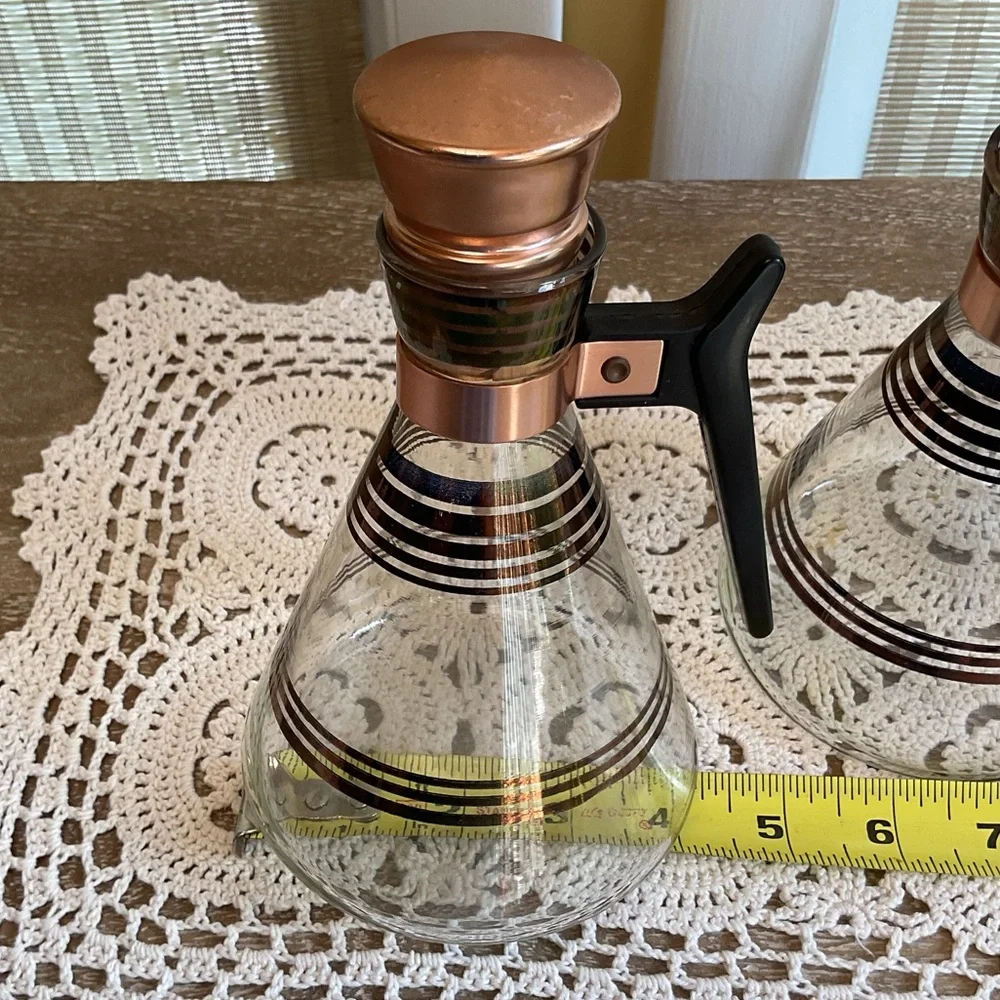 Two Vintage Inland Mid-Century Modern Glass Carafes - Picture 6 of 8